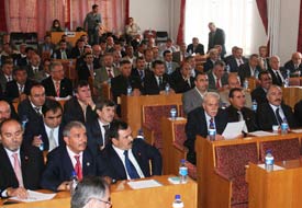 İl Genel Meclisi'nde ayakta alkış