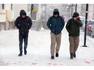 DERLEME - "Eğitime kar engeli" başlıklı haberlerimizi derleyerek yeniden yayımlıyoruz.Saygılarımızla.AA