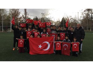 Kendileri küçük yürekleri büyük