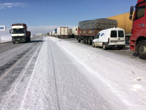 Ereğli'de Sürücüler Kar Nedeniyle Yollarda Mahsur Kaldı