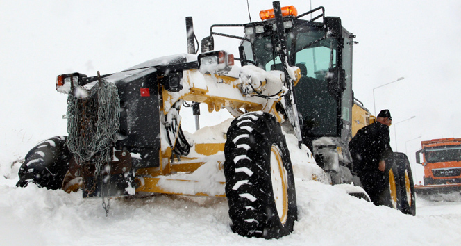 Kar Türkiye genelinde hayatı olumsuz etkiledi