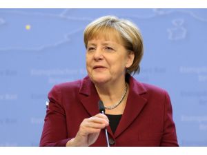 Merkel'den Türkiye'nin sığınmacı politikasına övgü