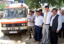 Gurbetçi işçiden beldesine ambulans