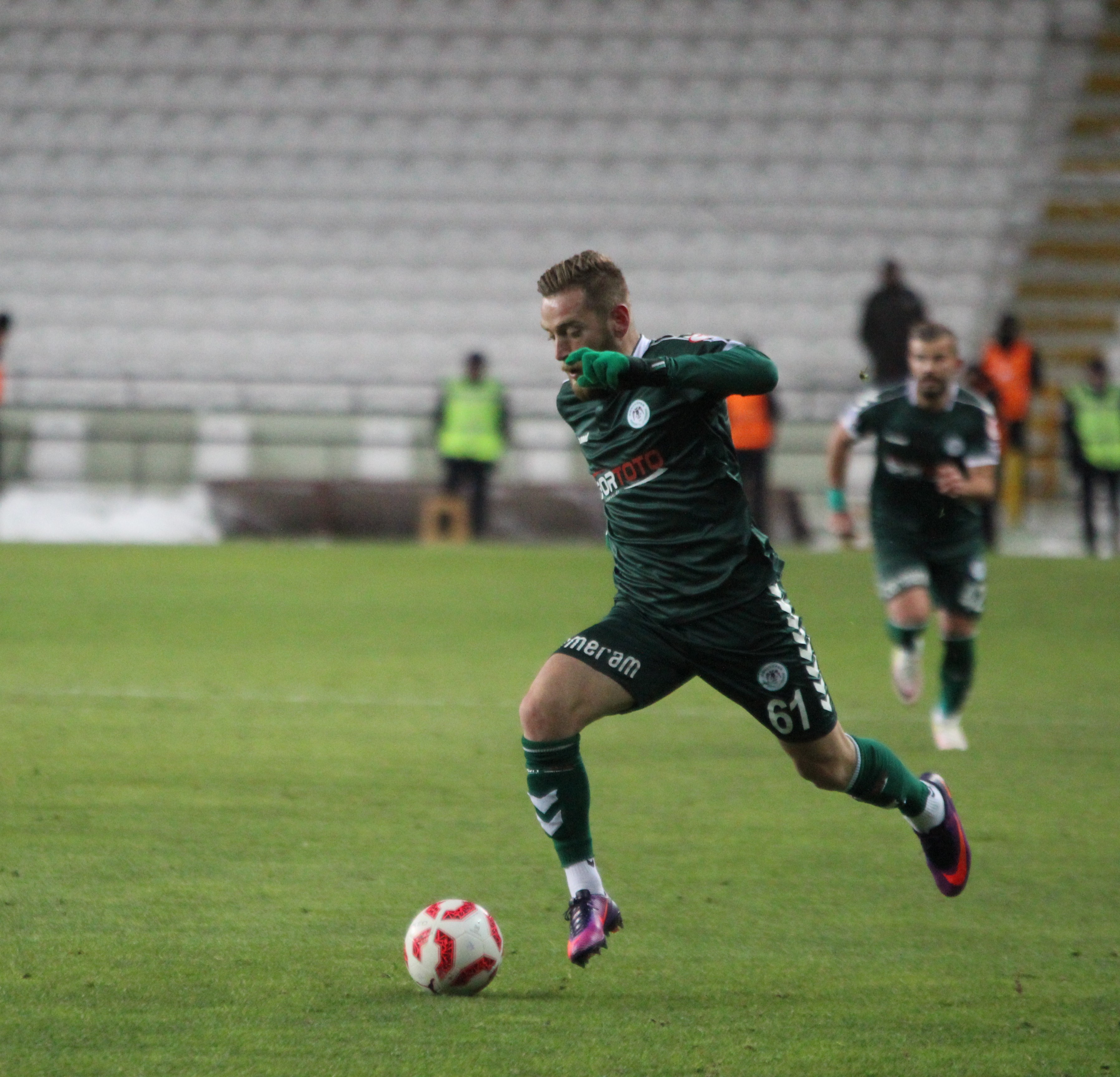 Halil İbrahim, 1 puana seviniyor