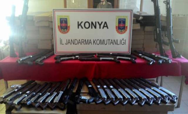 Konya'da Jandarma’dan kaçak silah operasyonu