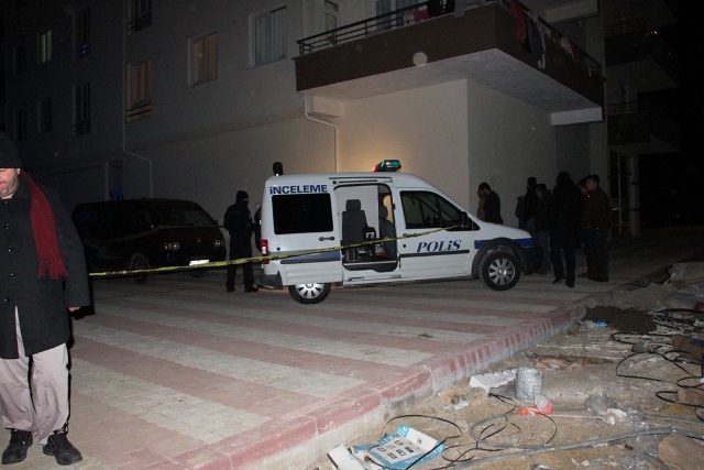 Anten takarken düşerek öldü