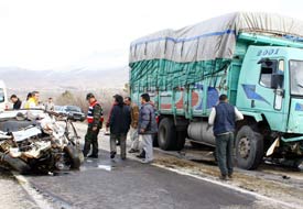Beyşehir yolunda kaza: 3 ölü, 1 yaralı