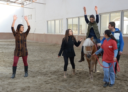 Selçuk’ta atlı terapi binicilik antrenörleri yetiştiriliyor