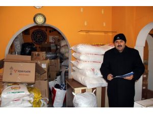 Halep'e gıda ve giysi yardımı