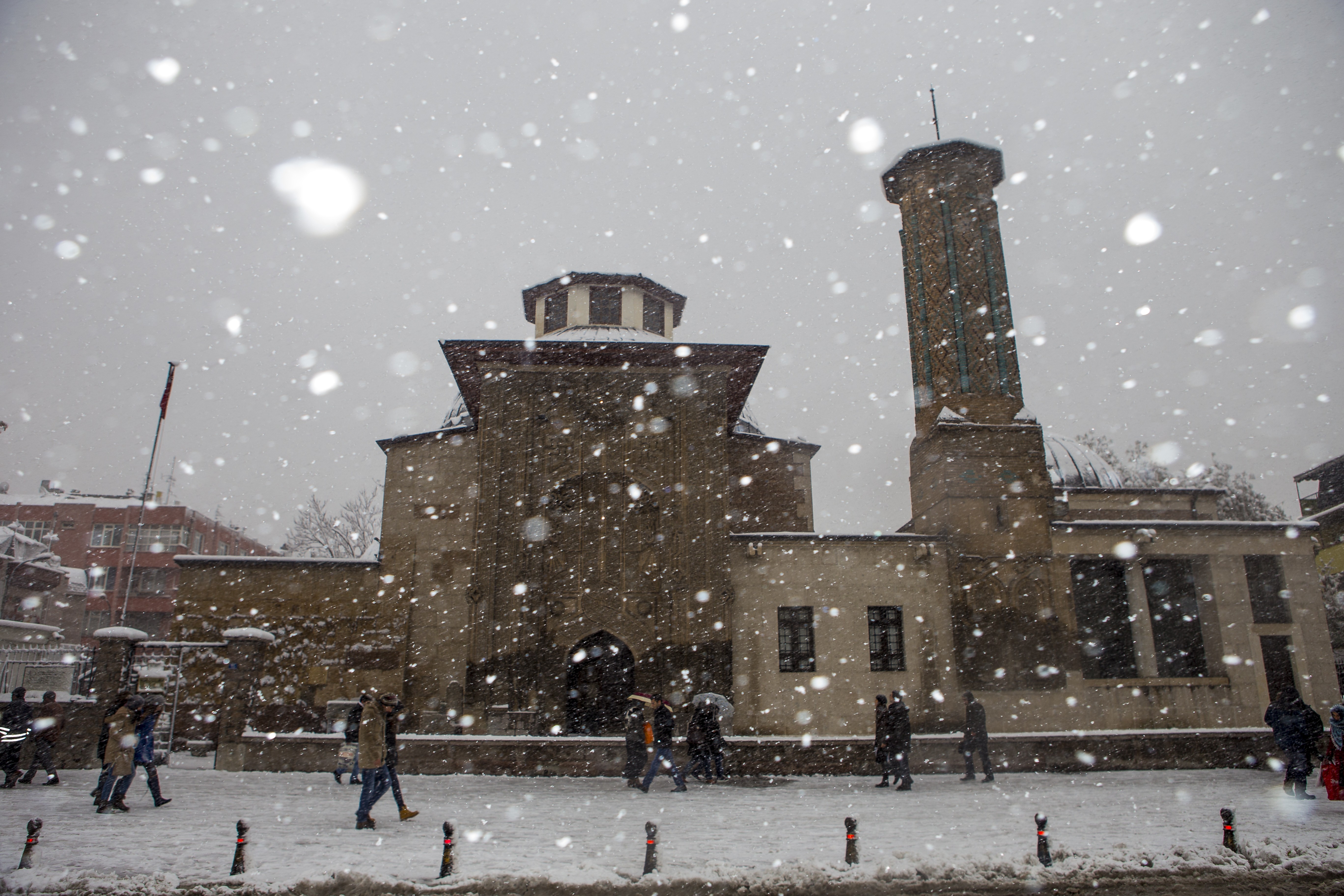 Konya'da kar yağışı ne kadar sürecek? Konya ilçelere göre 5 günlük hava durumu!