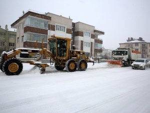 Selçuklu’da kar mesaisi sürüyor
