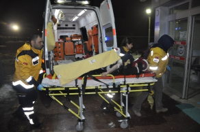 Karda Kaymak İsterken Bacağına İnşaat Demiri Saplandı