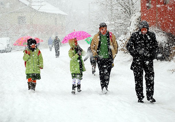 Son Dakika! Yarın okullar tatil mi? Açıklama geldi