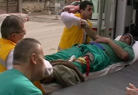 Odun motoruyla bacağını kesti