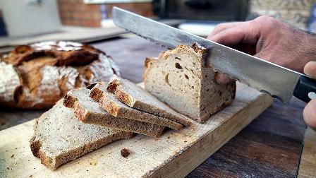 Sağlığınız için tam buğday ekmeği yiyin