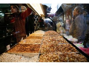 Yılbaşında 350 milyon liralık kuru yemiş tüketiliyor