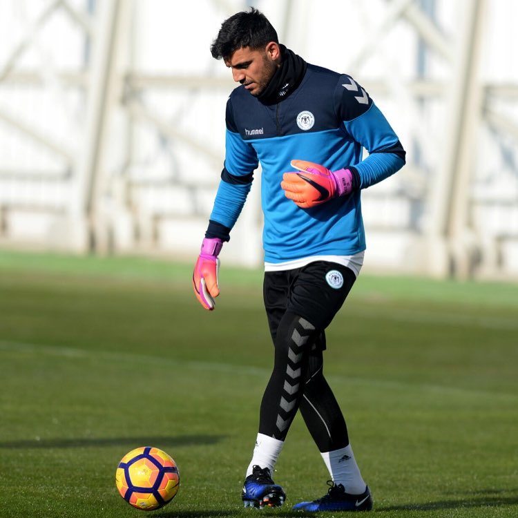 Abdülaziz kalesini gole kapattı