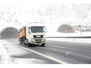 Bolu Dağı'nda kar yağışı