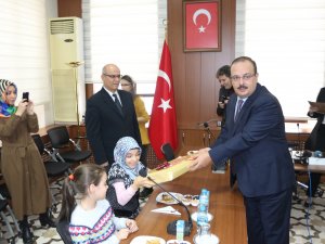 Konya'da şehit çocuklarına bilgisayar
