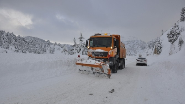 Akseki-Seydişehir karayolunda araç geçişine izin verilmiyor