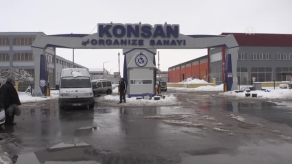 KONYA'DA KAR NEDENİYLE ÇATI ÇÖKTÜ