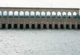 Göl'den ovaya su verilmeye başlandı