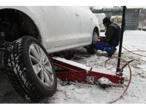Lastikçilerde 'kar' yoğunluğu