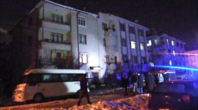 Konya'da Dört Katlı Apartman Sarsıntı Nedeniyle Boşaltıldı