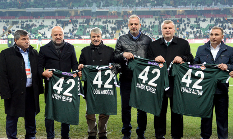 Konyaspor'a efsanelere vefa