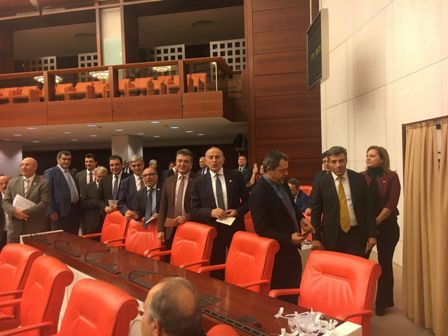 "Şiddet, söyleyecek sözü olmayanların yöntemidir"