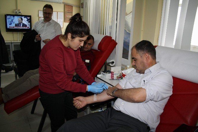 Memur-Sen'den kan bağışı