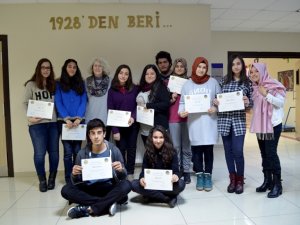 TED’li öğrenciler sertifikalarını aldı