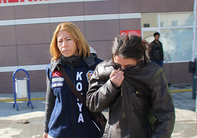 Konya'da kartvizit çetesine suçüstü