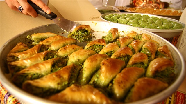 Baklava ve tekstil devine kayyum atandı