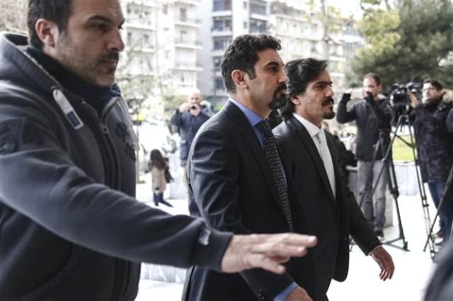 Yunanistan 8 Darbeci Askerin de İadesini Reddetti