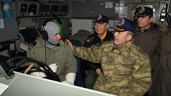 Orgeneral Akar, Ege'de gemileri denetledi İ VİDEO HABER