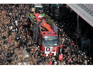 İran'da 17 katlı iş merkezinin çökmesi