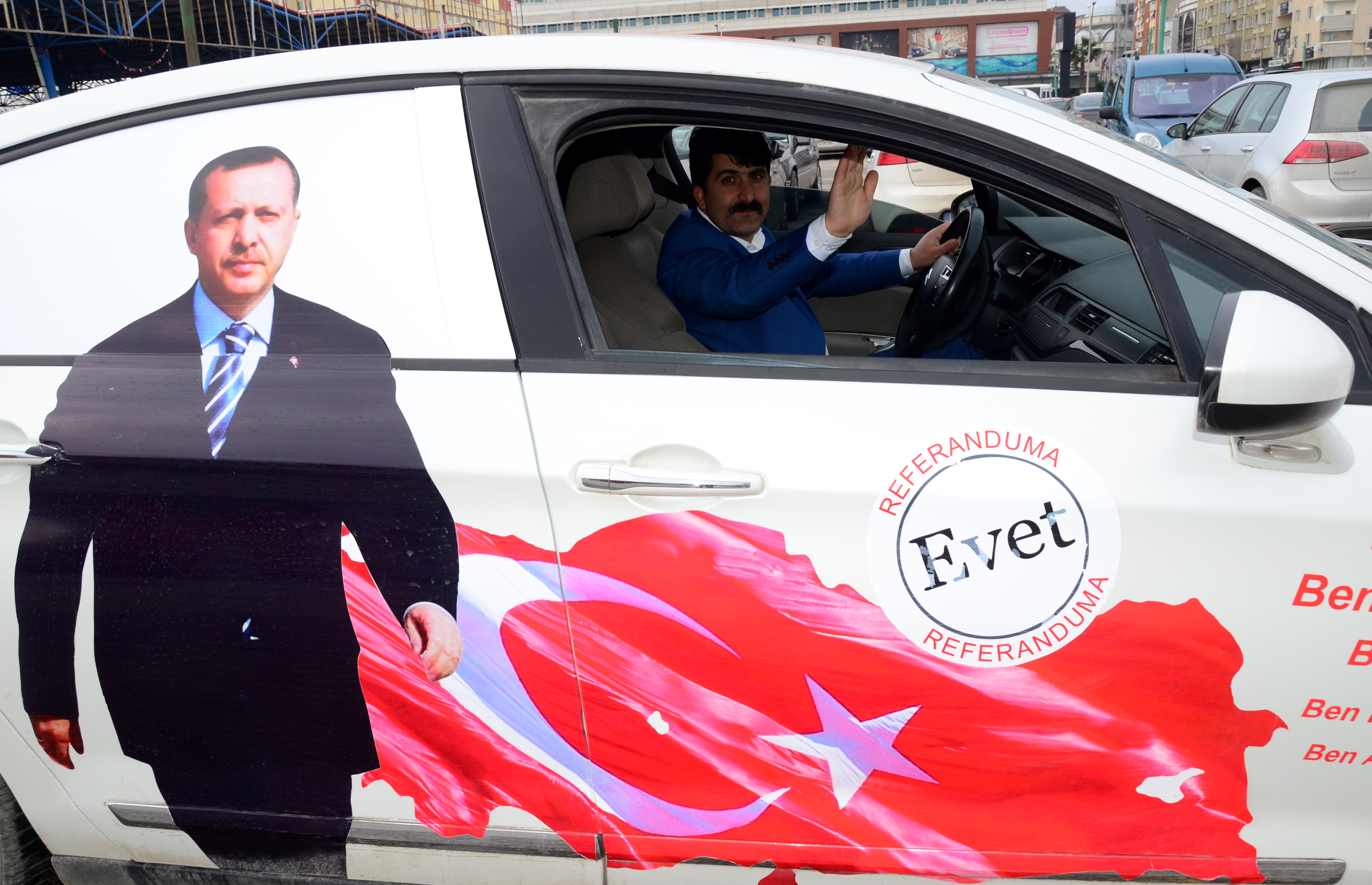 Eski DSP'li "EVET" kampanyasına destek için Türkiye turuna çıktı