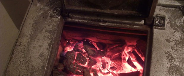 Banyodaki Kömür Kovası 2 Kadını Zehirledi