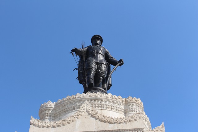 Ziraat Abidesinden Atatürk Anıtına