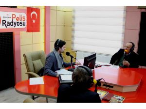 Polis Radyosu "Şark Bülbülü'nü andı