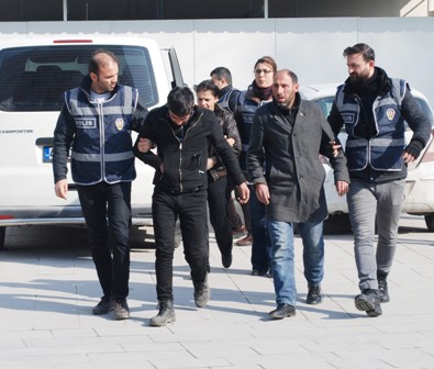 Üç marketi soyan şüpheliler tutuklandı