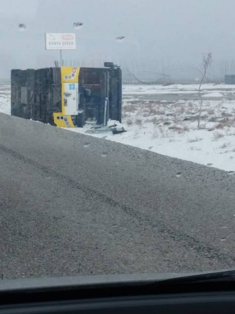 Konya'da Belediye otobüsü devrildi yaralılar var!