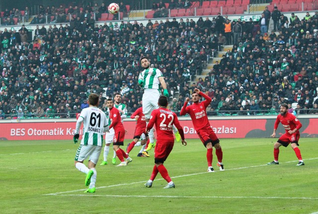 Atiker Konyaspor'da çeyrek final sevinci