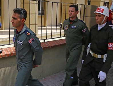 İtirafçı pilotlar göreve döndü mü? Bakanlık açıkladı...