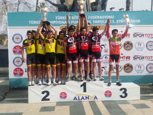 Konya Büyükşehir Bisiklet Takımı ikinci oldu