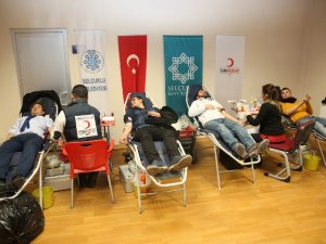 Selçuklu Kent Konseyinden Kızılay'a destek