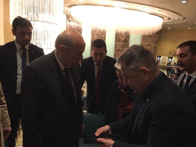 Argun’dan Bahçeli’ye özel tesbih