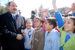 Çelik: Hizmeti vatandaşın ayağına götürüyoruz
