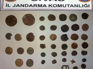 Sivas'ta kaçak kazı yapan 5 kişi gözaltına alındı